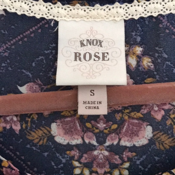 💥30% OFF BUNDLES💥 NWT Knox rose floral blouse - Picture 3 of 8